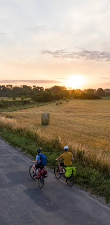 Coucher de soleil à Taizon - La Vélo Francette