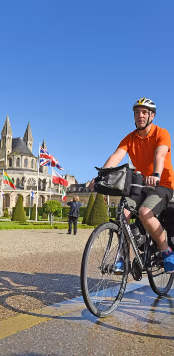 Voie verte de Caen à vélo en couple