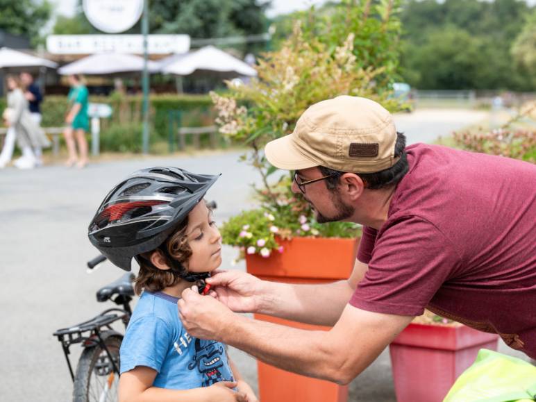 Casque enfant pour voyager à vélo